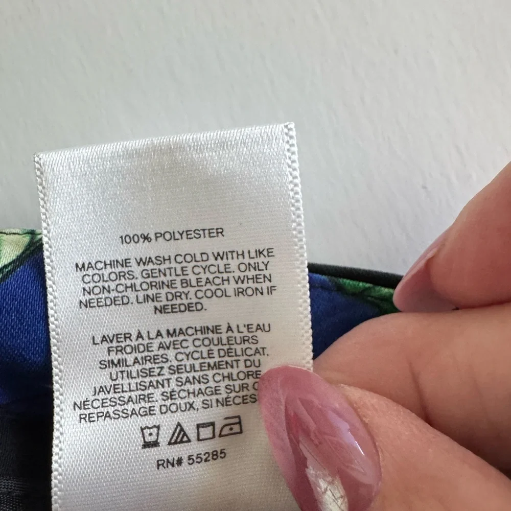 Express Baggy shorts, multi floral, 4, high paperback waist, side zip NWOT - Picture 9 of 9